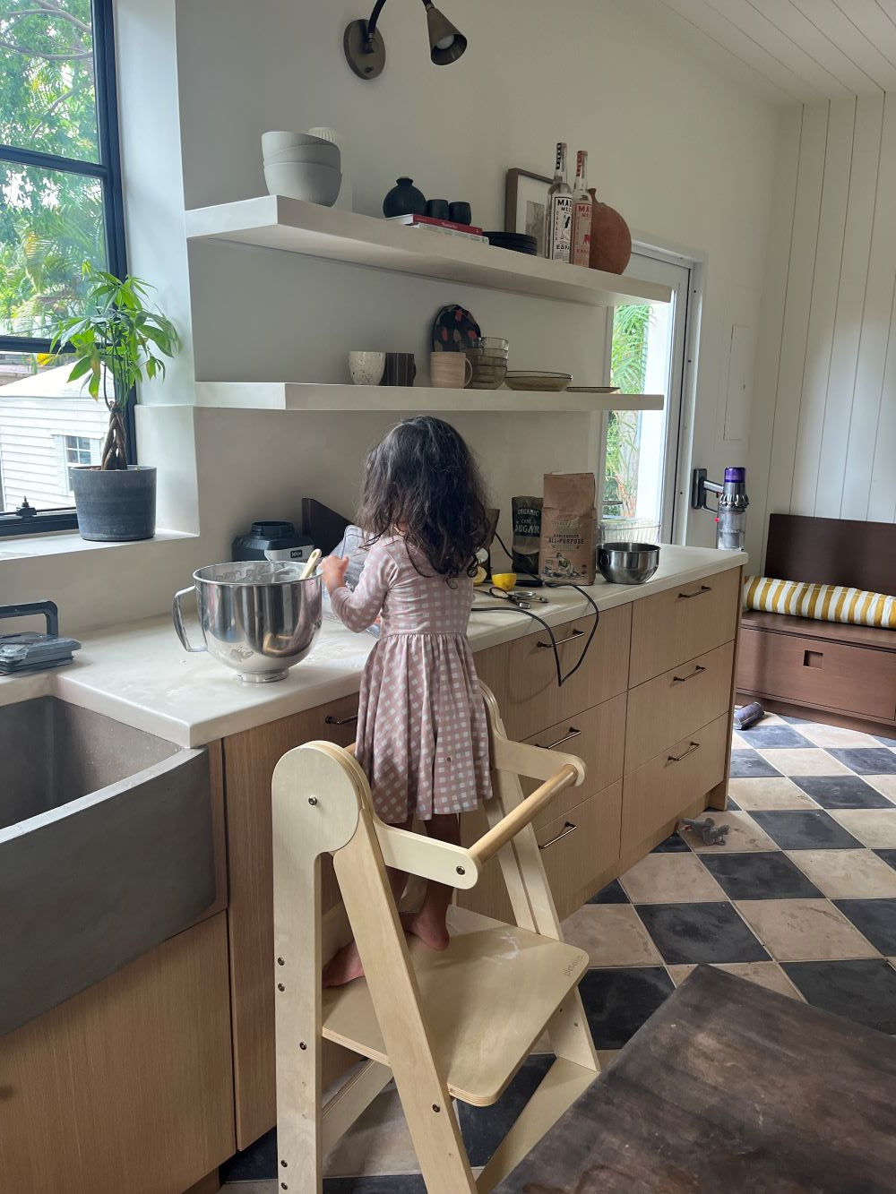 helper tower, learning tower, kitchen helper tower