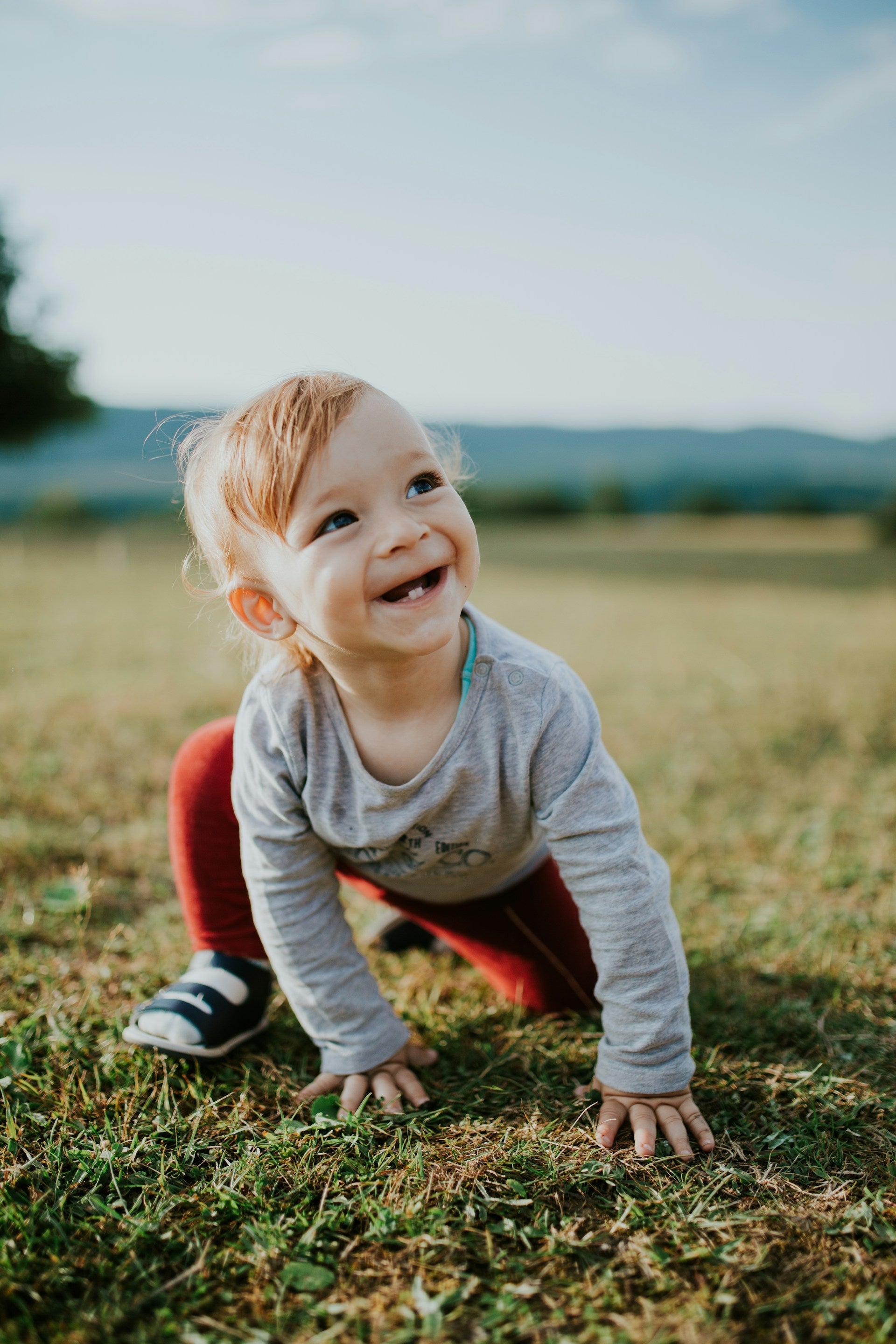 teething, when do babies get their first tooth