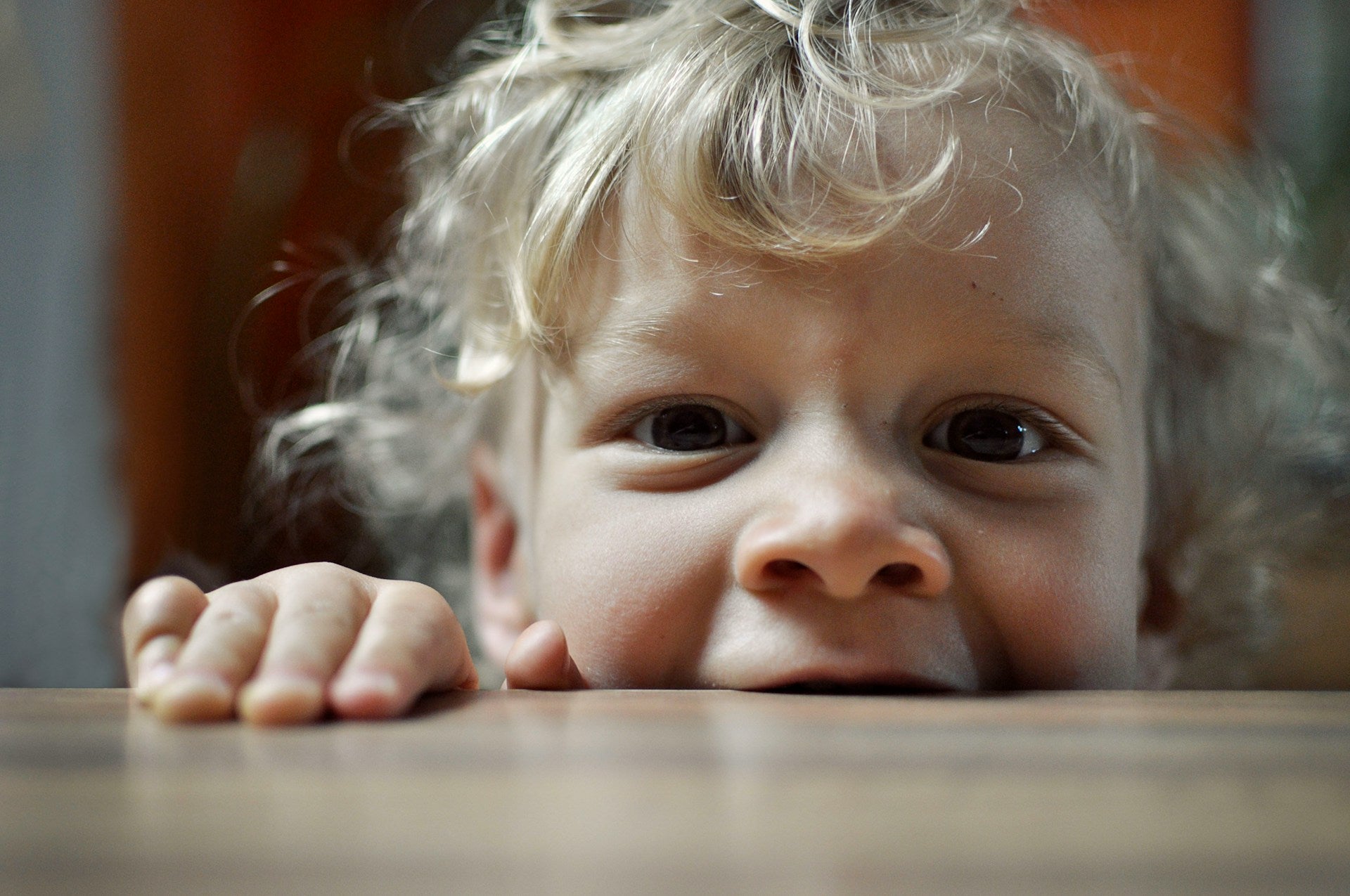 toddler biting, why do toddlers bite, how to get a 1 year old to stop biting, toddler hitting, why do toddlers hit
